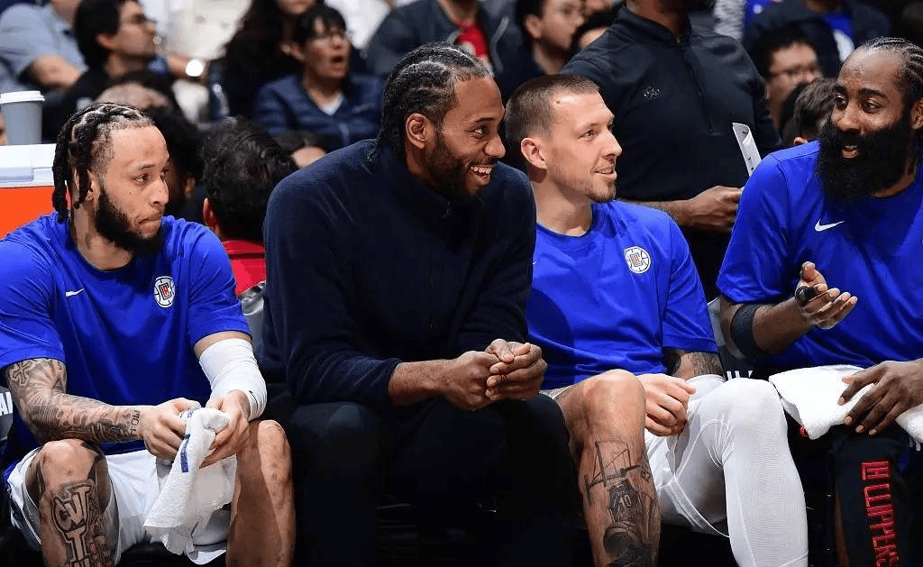 每体：巴萨新诺坎普揭幕战再遇尼科，戏剧性的对决已准备就绪（每体：巴萨新诺坎普首秀再逢尼科，悬念之战一触即发）