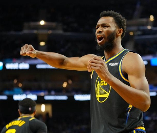 每体：阿根廷队在西班牙集训，球迷热情高涨只为一睹梅西风采（每体：阿根廷队西班牙备训，球迷蜂拥而至只为目睹梅西）