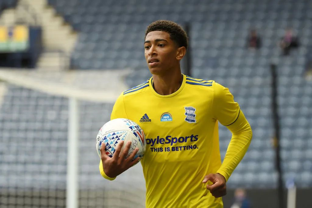 今晚20点15，海港vs柔佛，三大王牌或缺席，输球出局