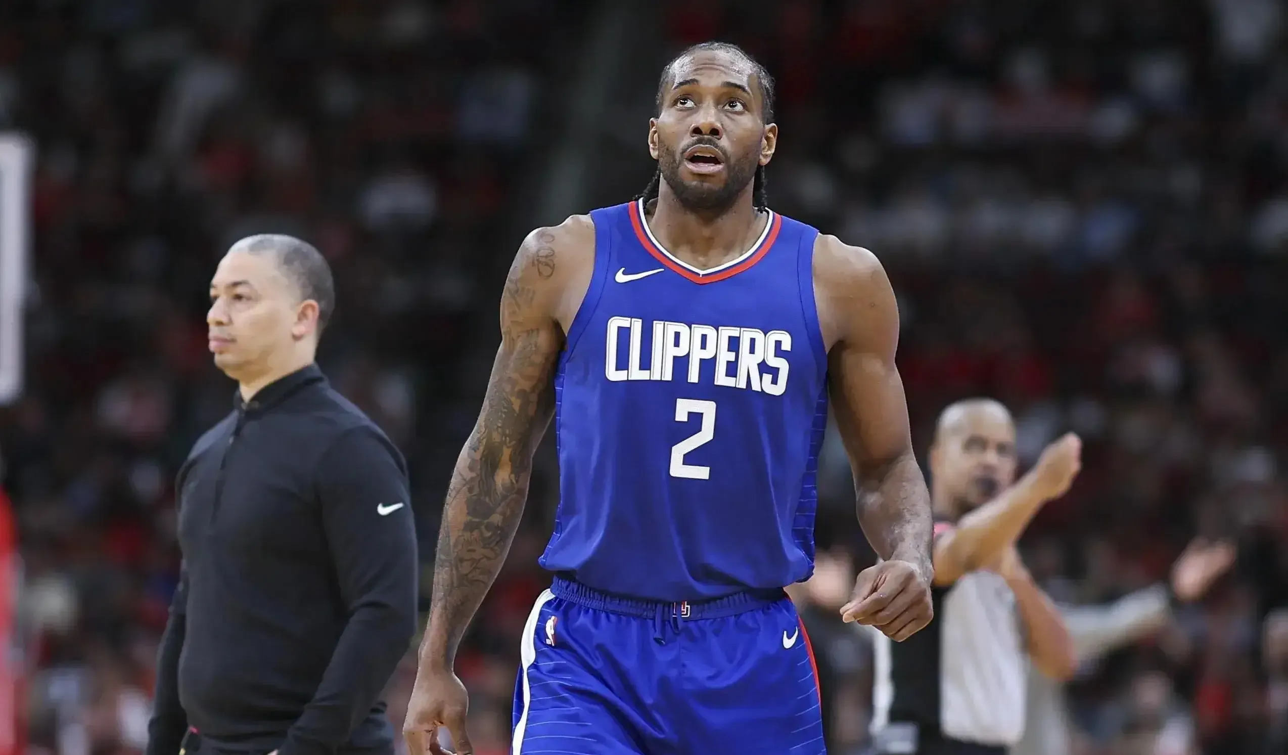 决裂！萨拉赫效仿C罗，炮轰媒体诬陷，主帅被控制，叫板球队高层（摊牌！萨拉赫学C罗怒怼媒体造谣，主帅受制，硬刚俱乐部高层）