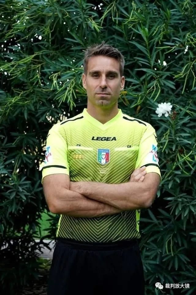 姆巴佩速度制胜 防线全面告急（姆巴佩一骑绝尘，后防线告急）